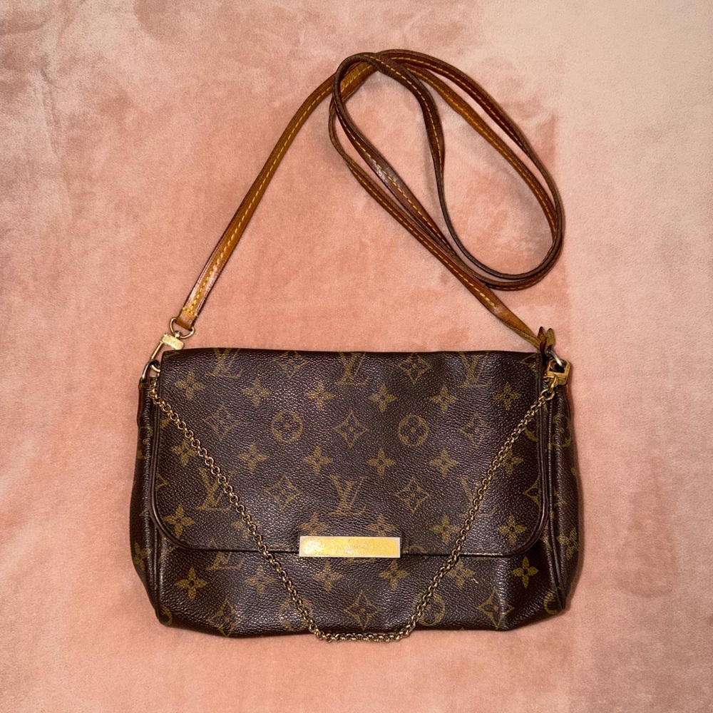 USED Louis Vuitton Favorite PM monogram crossbody authentic